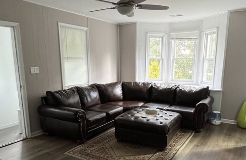 Lorton House | On I-95 Hwy Exit , Downtown D.C 15 Minutes Direct HWY route, Fort Belvoir Army