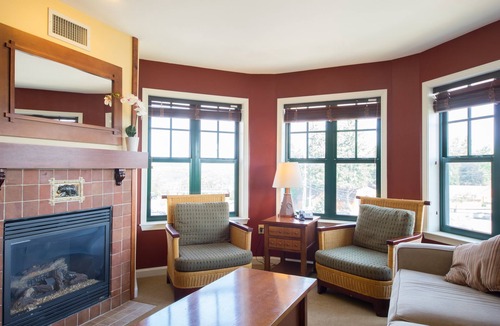 Vernon House | One bedroom Condo Suite at the Appalachian Resort
