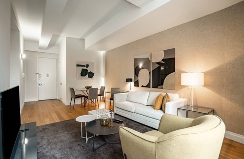 Battery Park City Apartment | One Bedroom in Prime Financial District Location