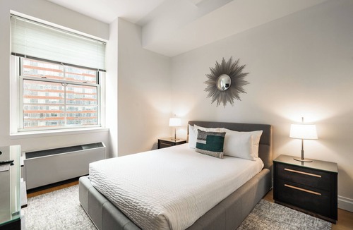 Battery Park City Apartment | One Bedroom in Prime Financial District Location