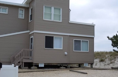 Surf City Apartment | One bedroom ocean front