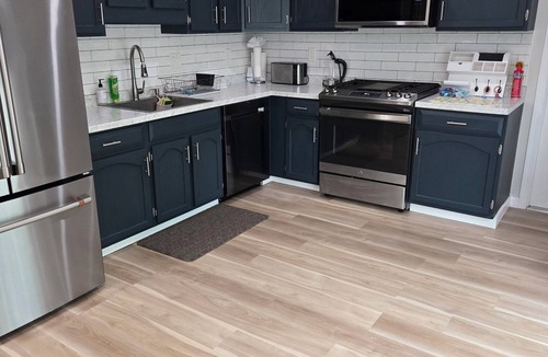 Bayville House | ONE BLOCK TO BEACH. Charming 3-bedroom house with WiFi and AC. Ocean Gate NJ
