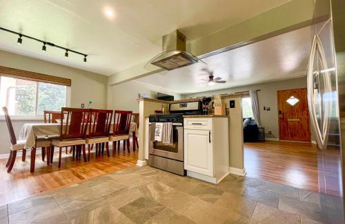Colorado Springs Apartment | One Blue Rose