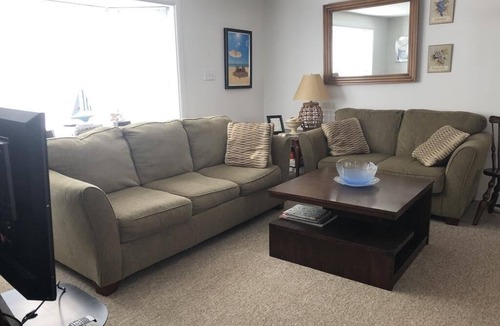 Beach Haven Gardens Apartment | ONE HOUSE FROM THE BEACH!
