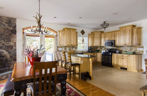 Long Pond House | One Of A Kind! Luxury Peninsula Lakefront House In Emerald Lakes, PA