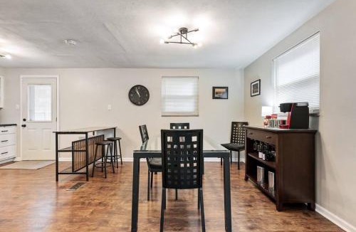 Brookline House | Open Floor Spacious Home, 15min from Downtown, Private Garage, Kids Friendly