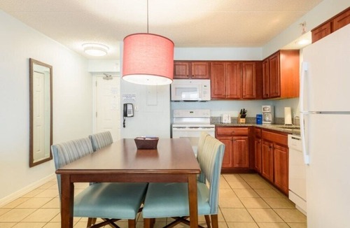 Atlantic City Condo | Opulent Club Wyndham Skyline Tower, 2 Bedroom Deluxe Suite, A Mile to Delectable Restaurants