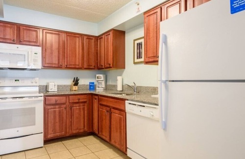 Atlantic City Condo | Opulent Club Wyndham Skyline Tower, 2 Bedroom Deluxe Suite, A Mile to Delectable Restaurants
