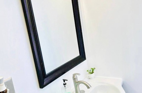Spruce Hill Apartment | Oui on Ludlow - Studio room with private bathroom in University City