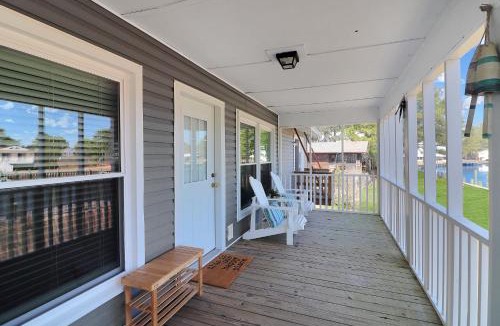 Deep Hole House | Our Happy Place - Pet friendly & waterfront!