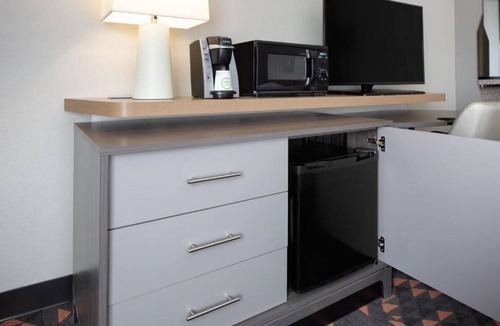 Teterboro House | Our new look will make your stay with us even more enjoyable
