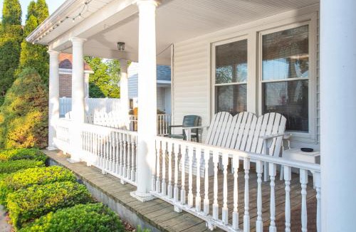 Port Clinton Hotel | OurGuest Inn & Suites Downtown Port Clinton