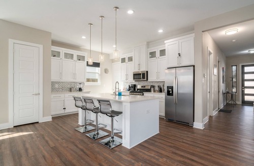 West Dallas House | Overnight Gallery - Art House - Near Downtown Dallas