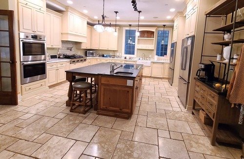 Ulster Park House | Oversized Country house, Quiet Retreat & Gathering space ~NEW !