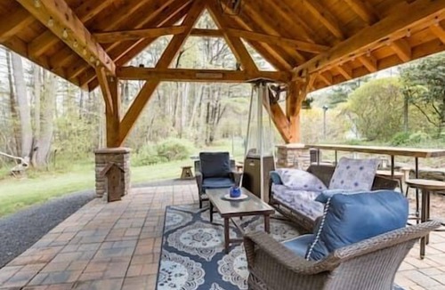 Huntington Mills Apartment | Paper Mill Pines Bed and Breakfast: The Sycamore Room
