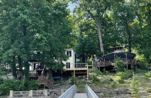 Lancaster House | Paradise Retreat