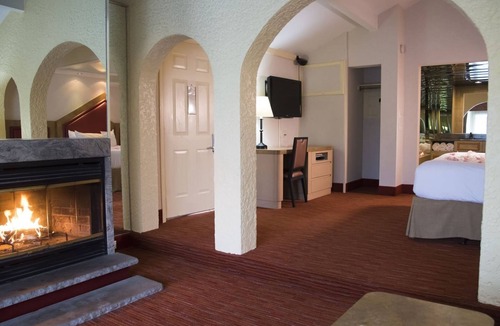 Cresco Hotel | Paradise Stream Resort