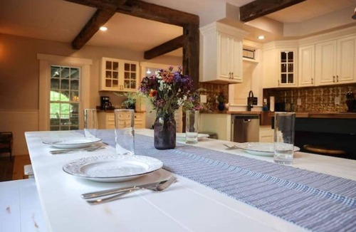 Branchport House | ParkPlaceKeuka FingerLakes: Fab Lake Views,HikingTrails w/TeaHouse on Waterfall!