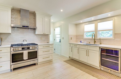 Pompton Lakes House | Patio, Large Yard: Luxe Home in Pompton Lakes!