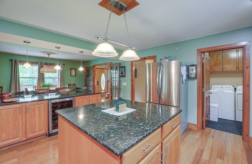 Bluff City House | Peaceful Bluff City Retreat w/Fire Pit & Grill