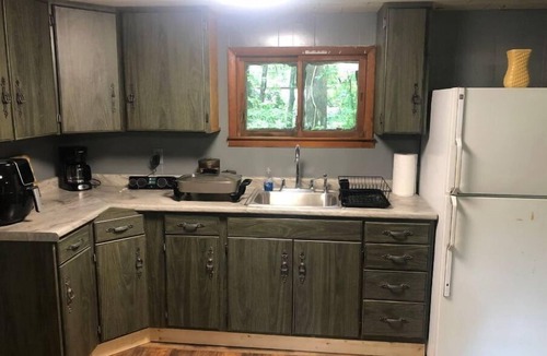 Westphalia Cabin | Peaceful Cabin By The Lake