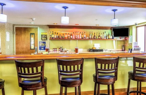 Cranberry Township Hotel | Peaceful Getaway Room w/Complimentary Breakfast - Local Highlights