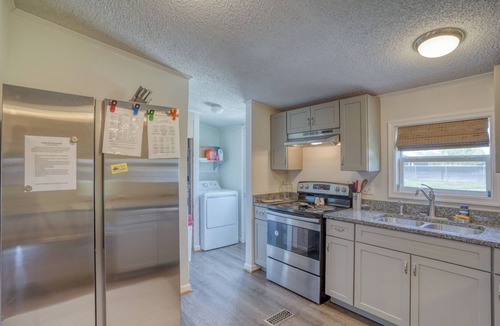 Dover House | Peaceful living just outside of town
