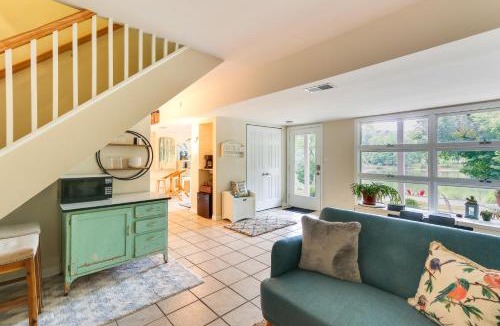 Berryville Apartment | Peaceful Riverfront Retreat with Yoga and Art Studio!