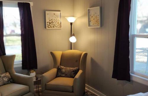 Noblesville House | Perfect Combo of Charm & Comfort- 2Bedroom Home