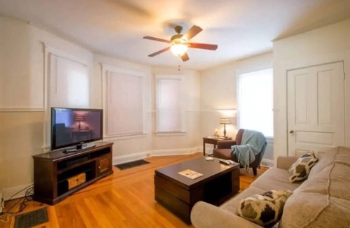Corryville House | PERFECT Location- charming 1 BR! UC, Downtown, OTR, Hosptials