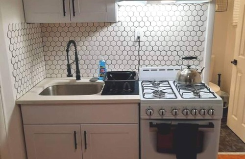 West New York Apartment | Pet Friendly Apartment minutes from NYC!