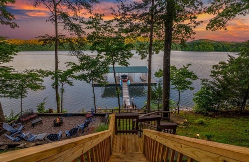 Sharps Chapel Condo | Pet friendly. Covered Dock. Lakeside Firepit. August & September dates available