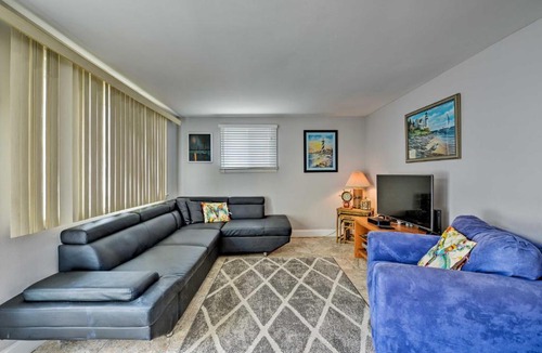 Wildwood Crest Apartment | Pet-Friendly Getaway with Patio, Less Than 1 Block to Beach!