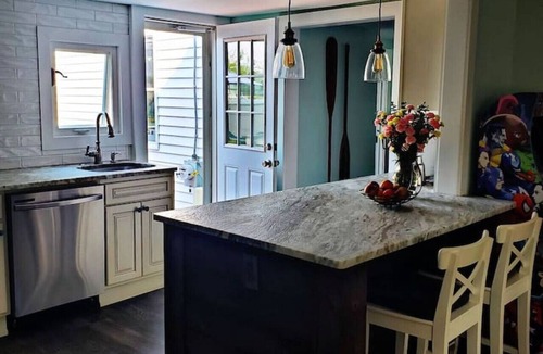 Rio Grande House | Pet friendly minutes to beach!
