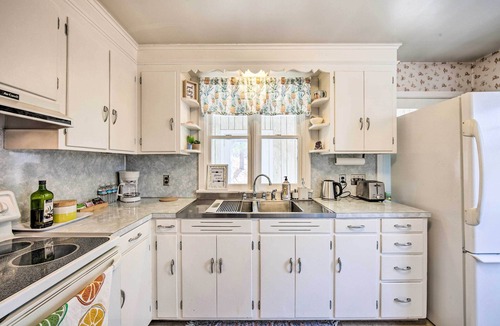 Mohnton House | Pet-Friendly Mohnton House Near Golf Course!