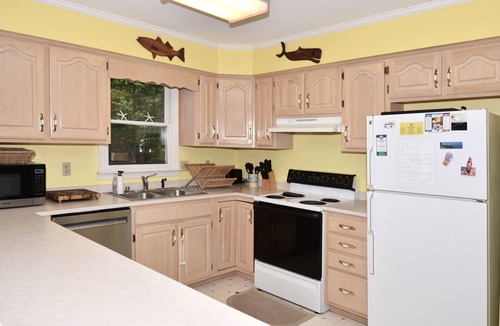Country Club Estates House | Pet Friendly Rehoboth Beach w/Three Primary Suites Parking Remote Workspaces
