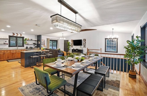 Laurelville House | Pickleball-PingPong-HotTub-Gym-PoolTbl-GameRoom