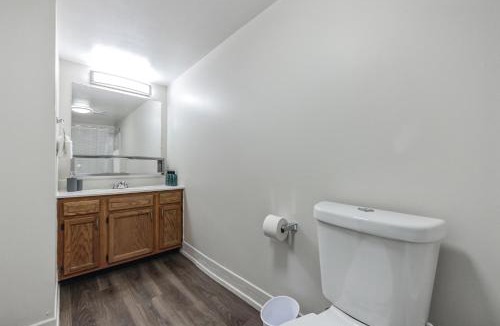 Newark Apartment | Pine Brook 502 I Pool Gym I Free Parking !