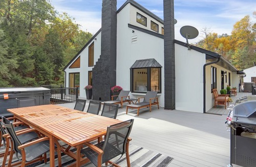 Duncannon Cabin | Pine Hollow Lodge 🌲 Hot tub! Pond! Game Room.