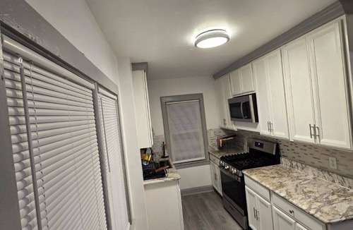 East Orange House | Pleasant 3-bedroom home in East Orange, NJ located close to the train stations.