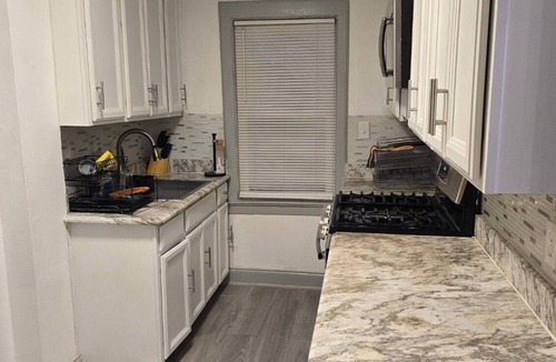 East Orange House | Pleasant 3-bedroom home in East Orange, NJ located close to the train stations.