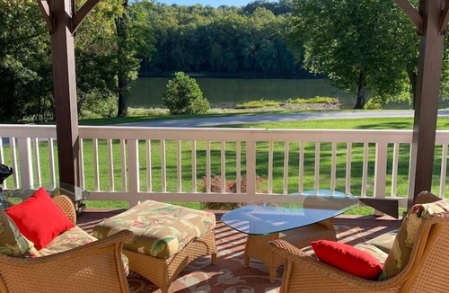 Bakerton House | Plum Lazy on the Potomac