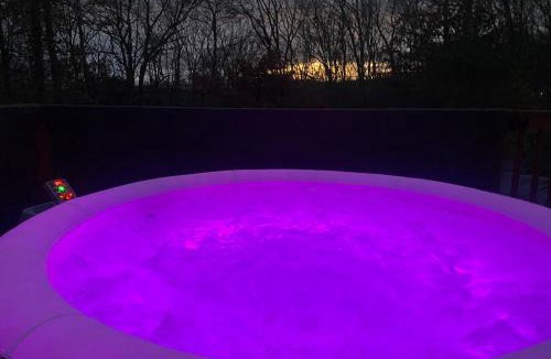 East Stroudsburg House | Pocono cabin with private pool at Shawnee Mtn