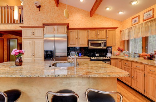 Tafton House | Pocono Chalet ~ Heated Pool ~ Sauna ~ Firepits ~ Game Room ~ Fireplaces