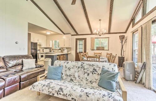 Pocono Lake House | Pocono Lake House - Walk to Arrowhead Lake!