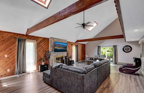 Long Pond House | Pocono Majesty/Hot tub/Fire pit/Game room