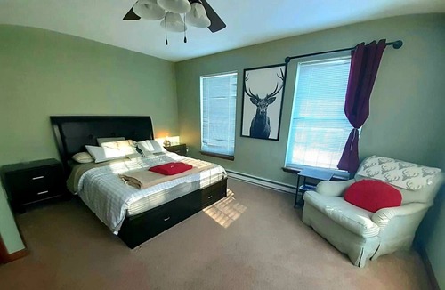 Pocono Mountain Lake House | Poconos · Cozy Modern Lodge with Lake Views/Huge Deck/Hottub/Fireplace