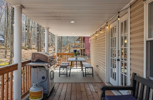 Thornhurst House | Poconos Getaway w/Firepit, Lake Access, Near Jack Frost & Big Boulder Ski
