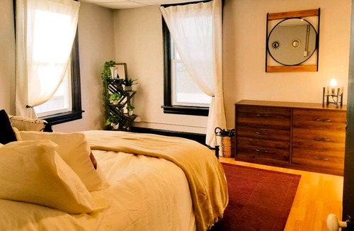 Lansford House | Poconos Mountains ★ Jim Thorpe ★ Extended Stay ★ ST Luke's ★ LVHN ★ Geisinger ★