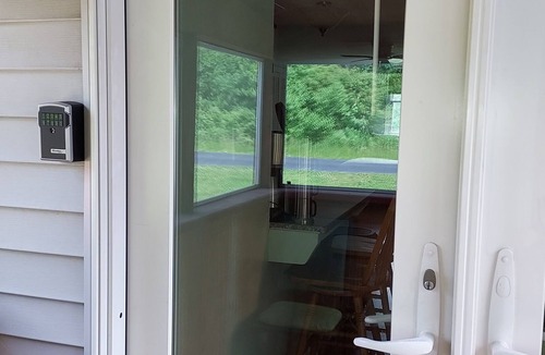 Hamlin House | Poconos private studio for 2 Located in Lake Ariel, PA